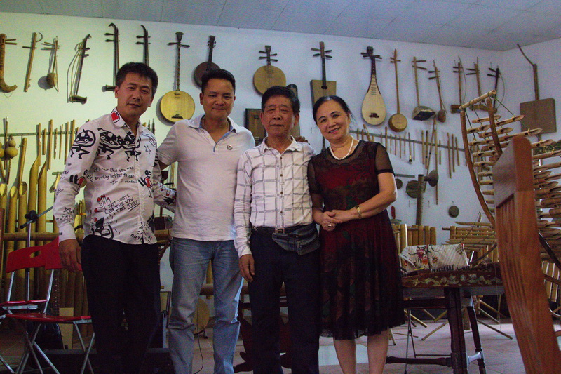 Vu Ba Pho family - Jewel Tours Director Vu Ba Pho family - Jewel Tours Director